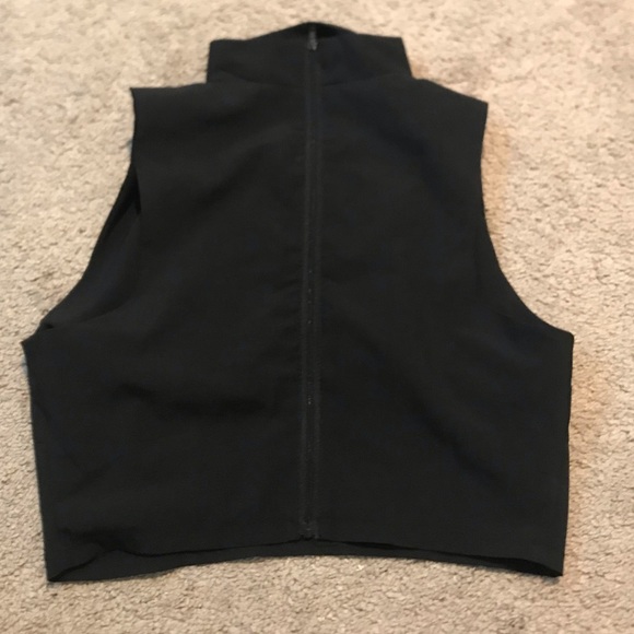 Black crop top - Picture 2 of 2